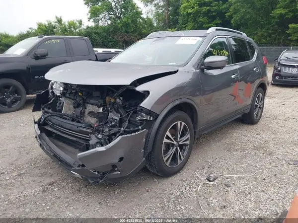 JN8AT2MV7KW399328 2019 NISSAN ROGUE - Image 2