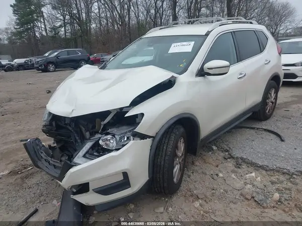 JN8AT2MV7KW400882 2019 NISSAN ROGUE - Image 2