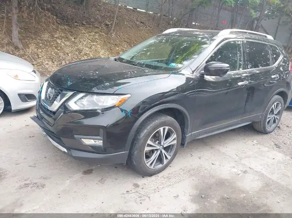 JN8AT2MV7KW401434 2019 NISSAN ROGUE - Image 2