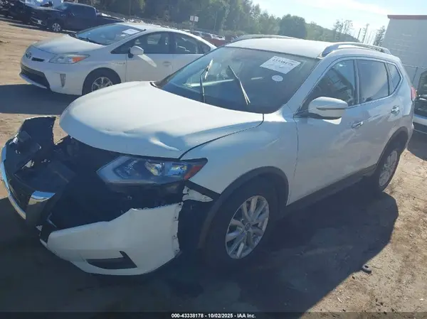 JN8AT2MV7LW106089 2020 NISSAN ROGUE - Image 2