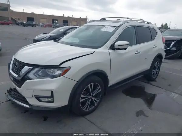 JN8AT2MV7LW110210 2020 NISSAN ROGUE - Image 2
