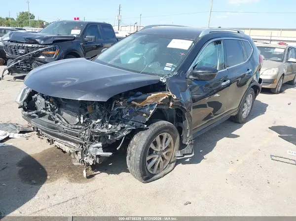 JN8AT2MV7LW140761 2020 NISSAN ROGUE - Image 2
