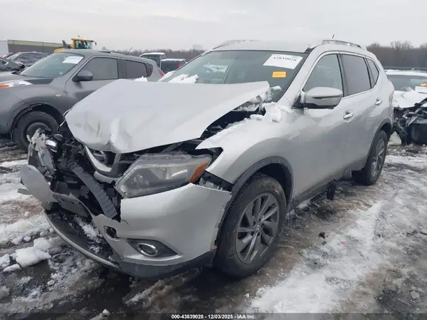 JN8AT2MV8GW130617 2016 NISSAN ROGUE - Image 2