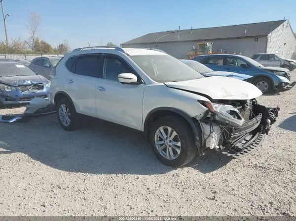 JN8AT2MV8GW135266 2016 NISSAN ROGUE - Image 1