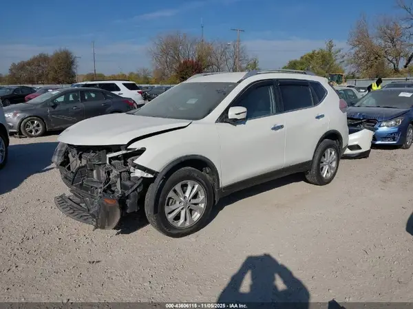 JN8AT2MV8GW135266 2016 NISSAN ROGUE - Image 2