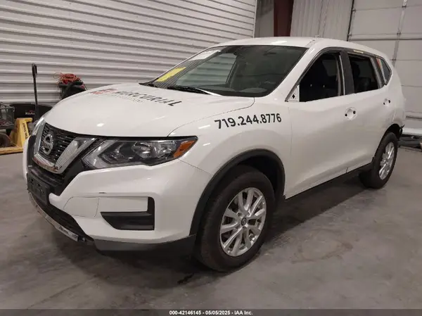 JN8AT2MV8HW001357 2017 NISSAN ROGUE - Image 2