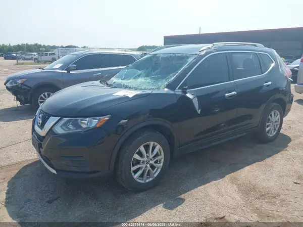JN8AT2MV8HW001665 2017 NISSAN ROGUE - Image 2