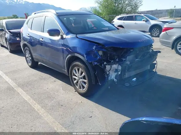 JN8AT2MV8HW001701 2017 NISSAN ROGUE - Image 1