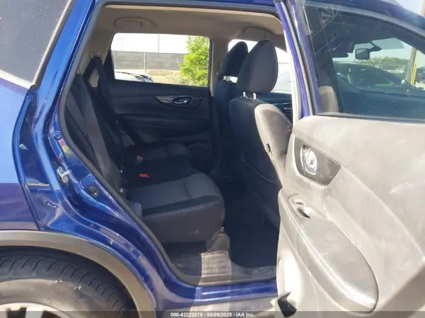 JN8AT2MV8HW001701 2017 NISSAN ROGUE - Image 8
