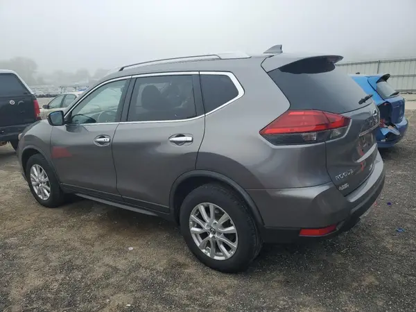 JN8AT2MV8HW002413 2017 NISSAN ROGUE - Image 2