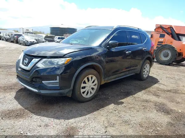 JN8AT2MV8HW003075 2017 NISSAN ROGUE - Image 2