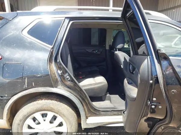 JN8AT2MV8HW003075 2017 NISSAN ROGUE - Image 8