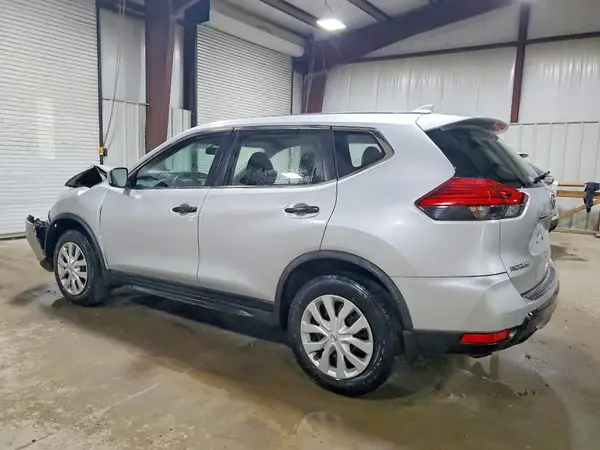 JN8AT2MV8HW003593 2017 NISSAN ROGUE - Image 2