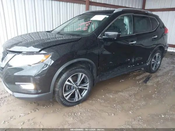 JN8AT2MV8HW003612 2017 NISSAN ROGUE - Image 2