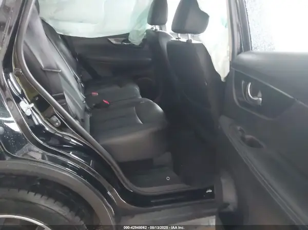 JN8AT2MV8HW003612 2017 NISSAN ROGUE - Image 8