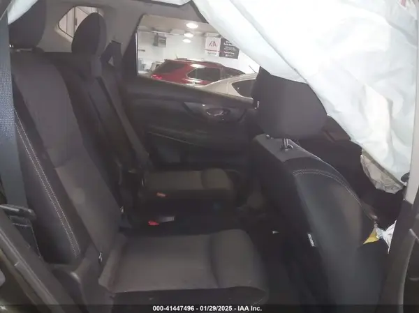 JN8AT2MV8HW003786 2017 NISSAN ROGUE - Image 8