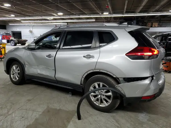 JN8AT2MV8HW004047 2017 NISSAN ROGUE - Image 2