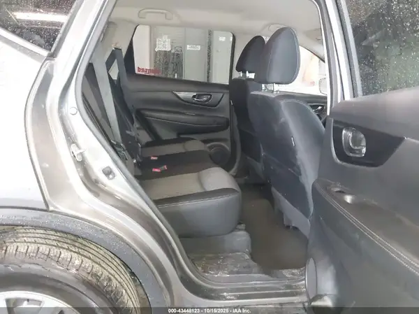 JN8AT2MV8HW004890 2017 NISSAN ROGUE - Image 8