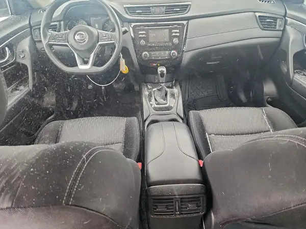 JN8AT2MV8HW008163 2017 NISSAN ROGUE - Image 8