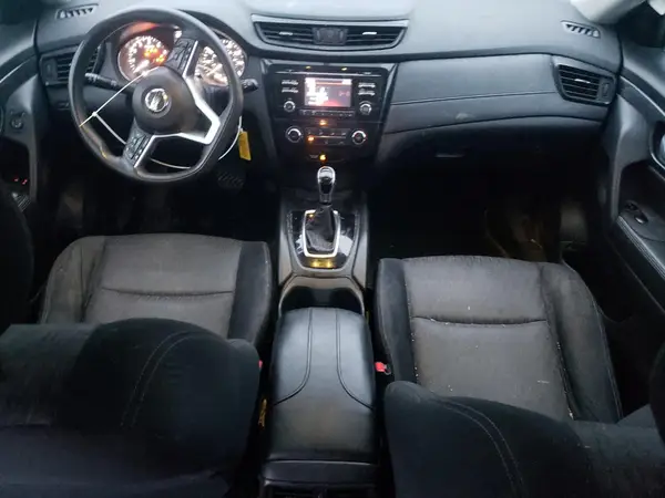 JN8AT2MV8HW008227 2017 NISSAN ROGUE - Image 8