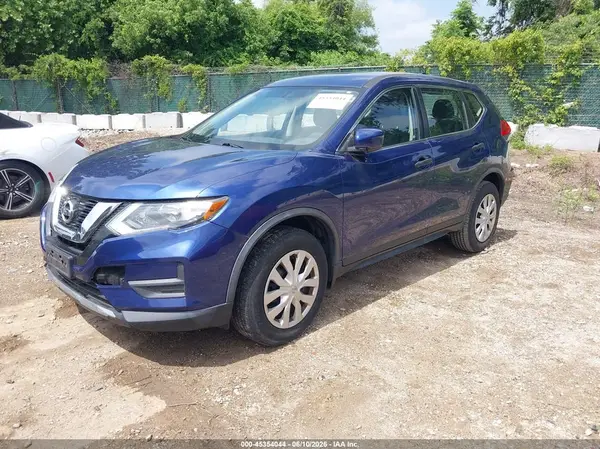 JN8AT2MV8HW008924 2017 NISSAN ROGUE - Image 2