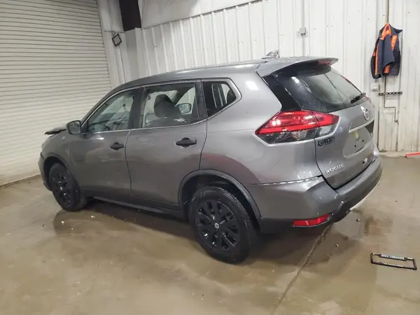 JN8AT2MV8HW011693 2017 NISSAN ROGUE - Image 2