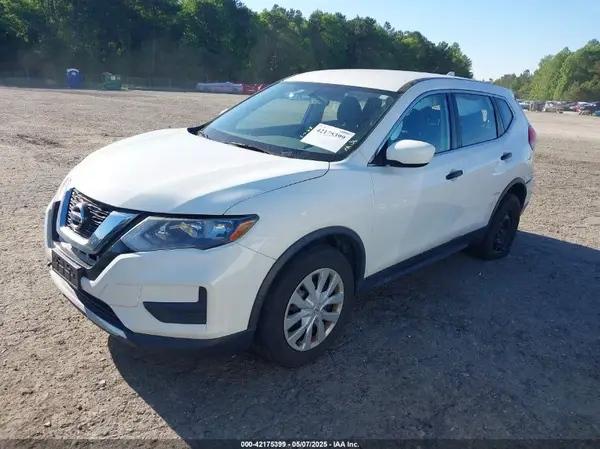 JN8AT2MV8HW012357 2017 NISSAN ROGUE - Image 2