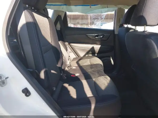 JN8AT2MV8HW012357 2017 NISSAN ROGUE - Image 8