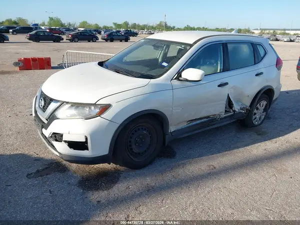JN8AT2MV8HW012763 2017 NISSAN ROGUE - Image 2