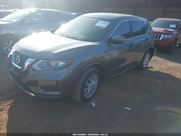 JN8AT2MV8HW013170 2017 NISSAN ROGUE - Image 2
