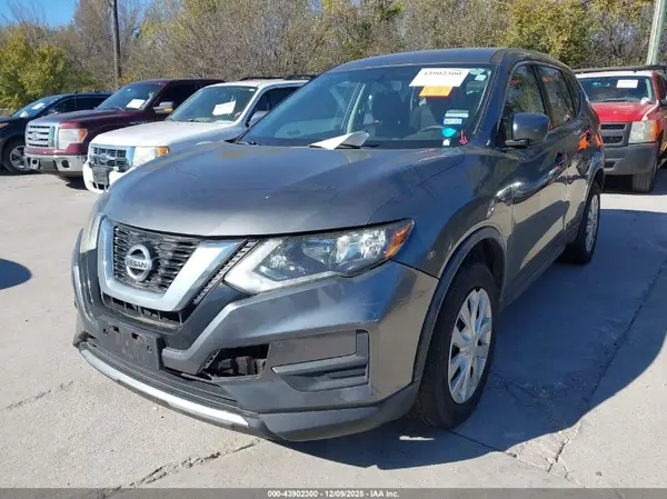 JN8AT2MV8HW013301 2017 NISSAN ROGUE - Image 2