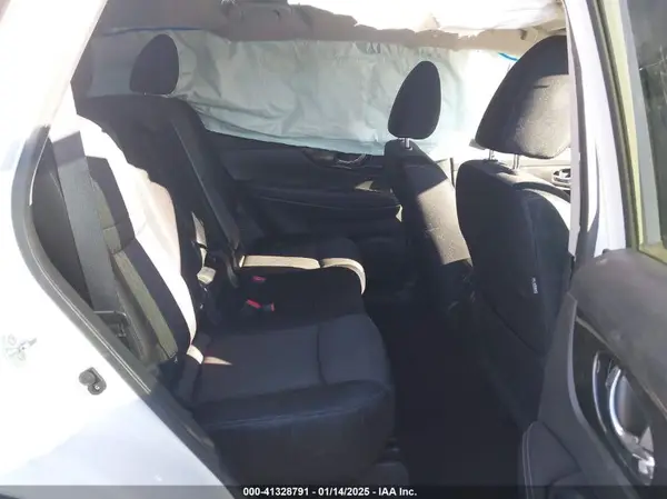 JN8AT2MV8HW013606 2017 NISSAN ROGUE - Image 8