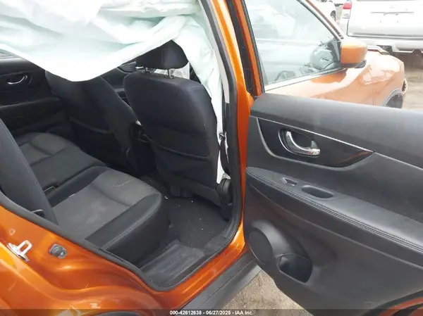 JN8AT2MV8HW014108 2017 NISSAN ROGUE - Image 8
