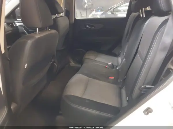 JN8AT2MV8HW018188 2017 NISSAN ROGUE - Image 8