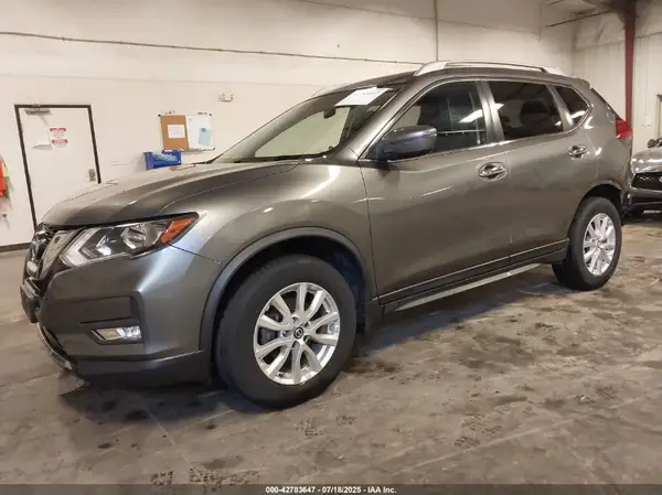 JN8AT2MV8HW018658 2017 NISSAN ROGUE - Image 2