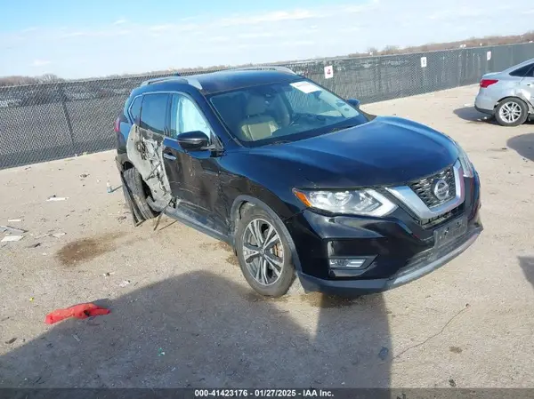 JN8AT2MV8HW018837 2017 NISSAN ROGUE - Image 1