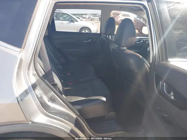 JN8AT2MV8HW019633 2017 NISSAN ROGUE - Image 8