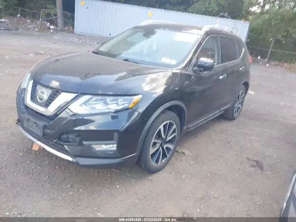 JN8AT2MV8HW021012 2017 NISSAN ROGUE - Image 2