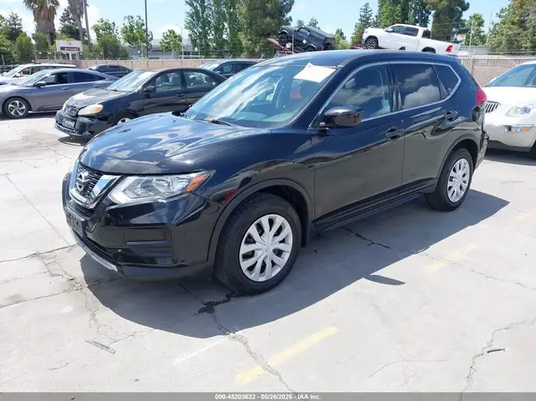 JN8AT2MV8HW021477 2017 NISSAN ROGUE - Image 2