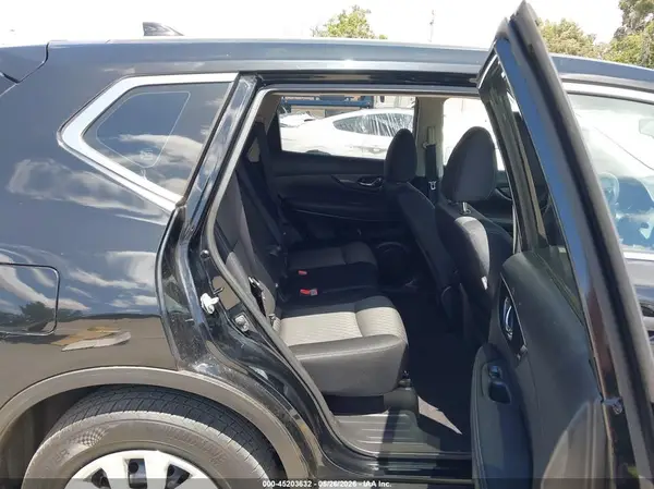 JN8AT2MV8HW021477 2017 NISSAN ROGUE - Image 8