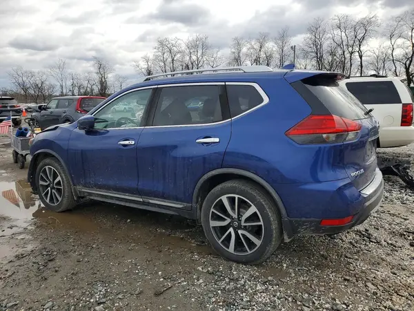 JN8AT2MV8HW023813 2017 NISSAN ROGUE - Image 2