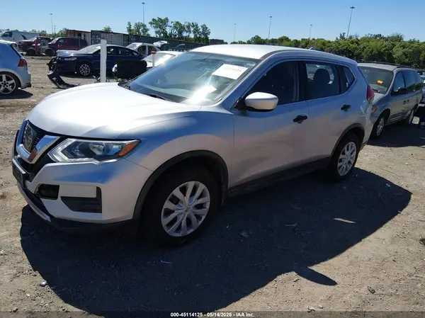 JN8AT2MV8HW025271 2017 NISSAN ROGUE - Image 2