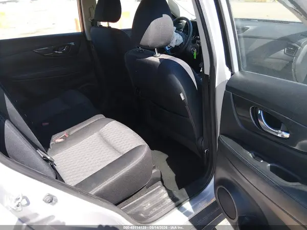 JN8AT2MV8HW025271 2017 NISSAN ROGUE - Image 8