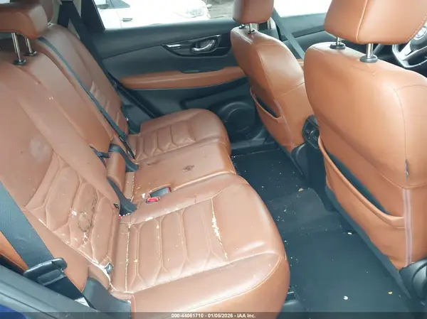 JN8AT2MV8HW025884 2017 NISSAN ROGUE - Image 8