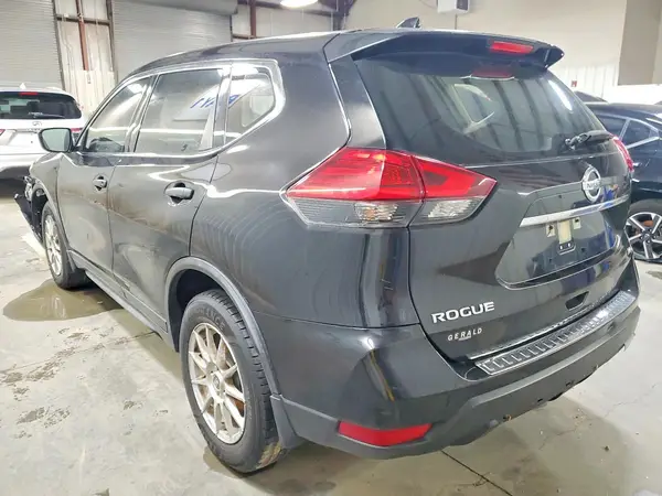 JN8AT2MV8HW026579 2017 NISSAN ROGUE - Image 2