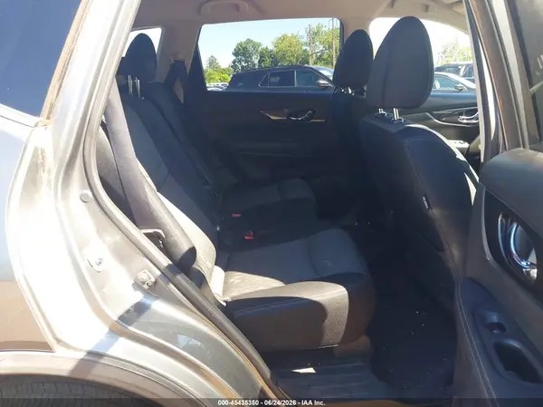 JN8AT2MV8HW026856 2017 NISSAN ROGUE - Image 8