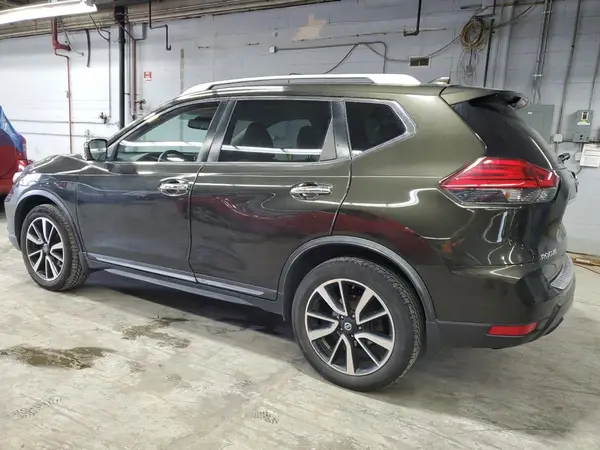 JN8AT2MV8HW027327 2017 NISSAN ROGUE - Image 2