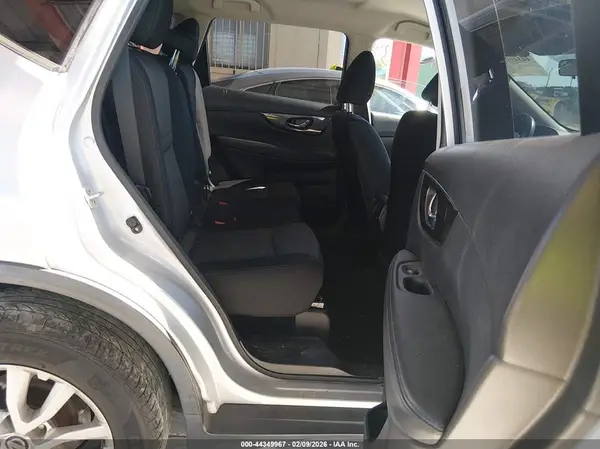 JN8AT2MV8HW028302 2017 NISSAN ROGUE - Image 8