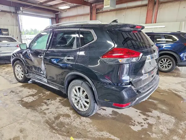 JN8AT2MV8HW251777 2017 NISSAN ROGUE - Image 2