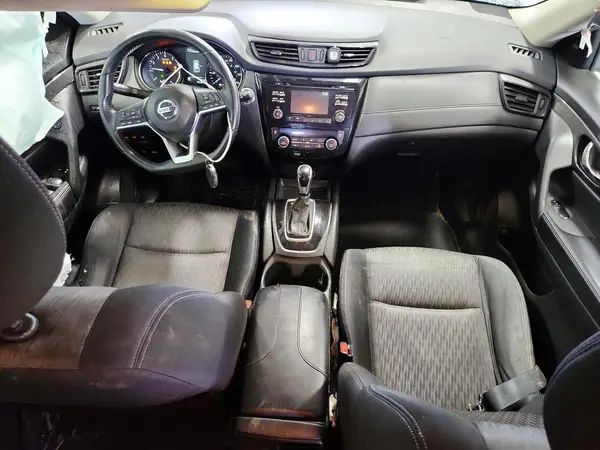 JN8AT2MV8HW251777 2017 NISSAN ROGUE - Image 8